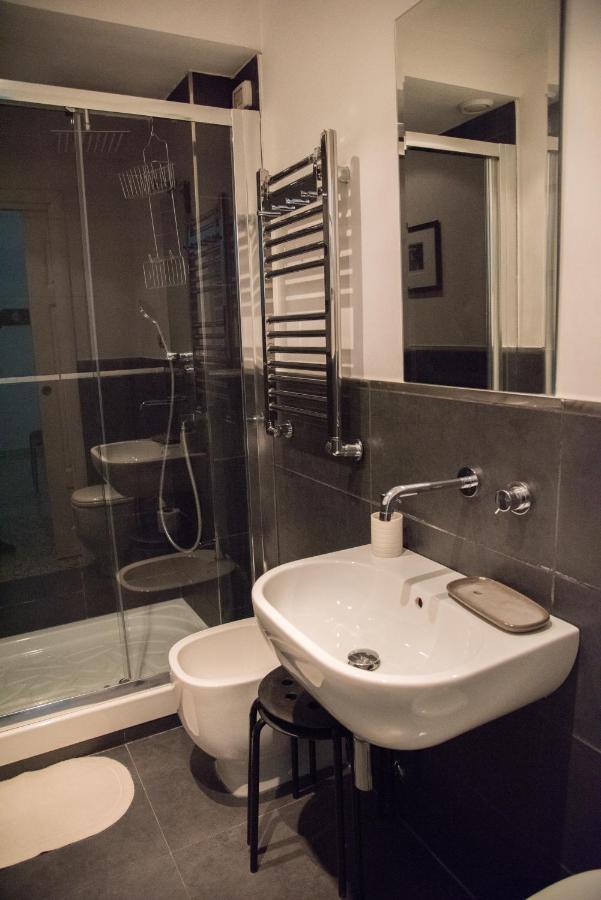 Beautiful And Spacious Apartment Next To Termini 10 Minutes From Coliseum Bagian luar foto