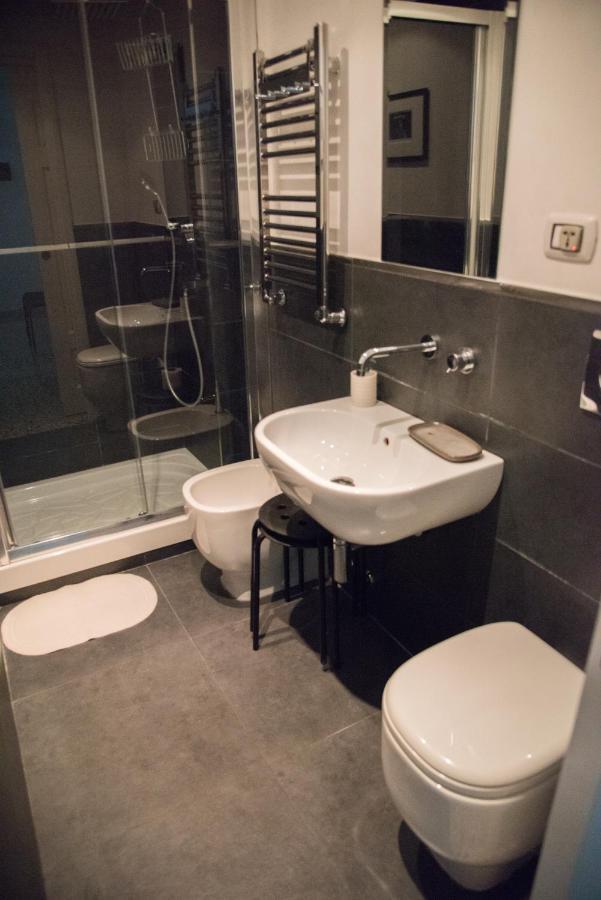 Beautiful And Spacious Apartment Next To Termini 10 Minutes From Coliseum Bagian luar foto