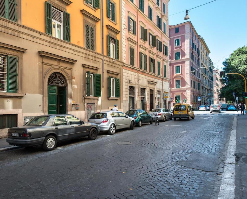 Beautiful And Spacious Apartment Next To Termini 10 Minutes From Coliseum Bagian luar foto